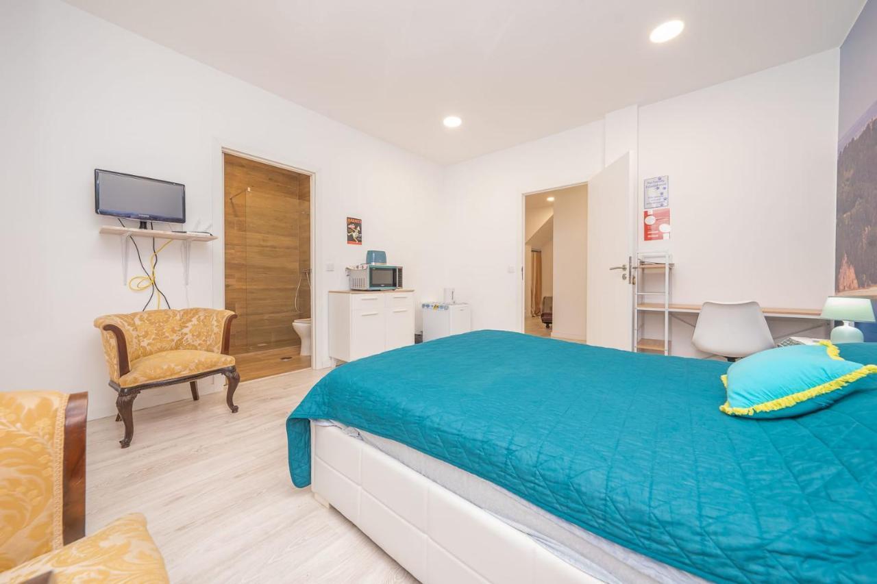 Lilac Homestay Setubal Bagian luar foto